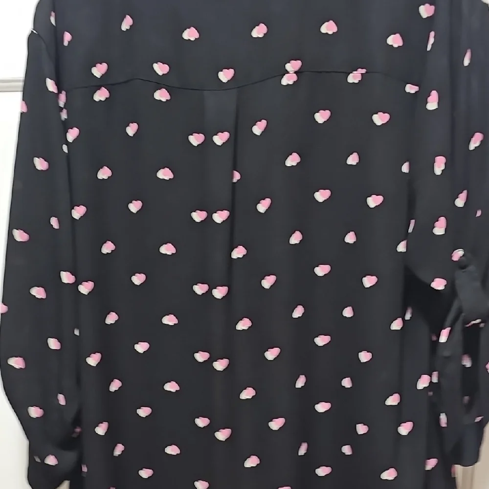 Torrid Black Top with Pink Heart Design - Picture 4 of 4